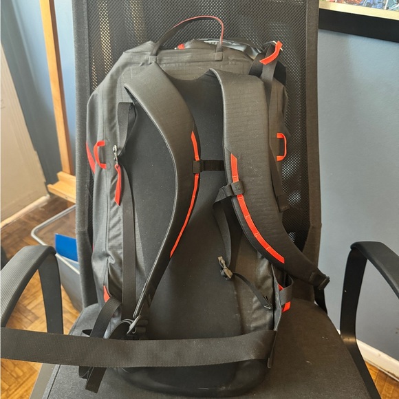Arc’teryx Alpha SK 32 Backpack - Picture 3 of 3